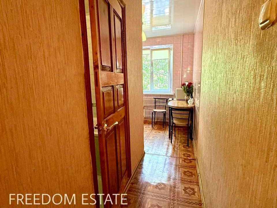 Apartment. Tractor Builders Avenue, Kharkiv