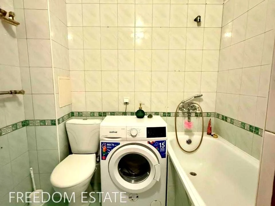 Apartment. Tractor Builders Avenue, Kharkiv