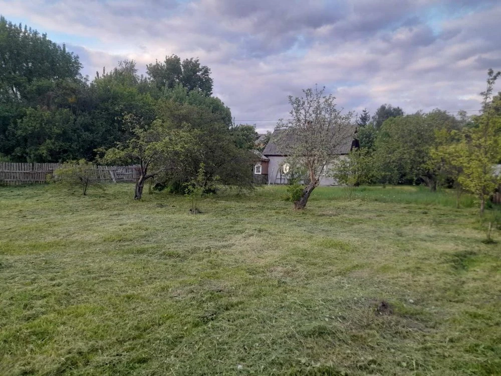 Продается участок с домом в городе Коростень, Житомирская область