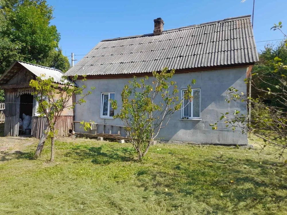 Продается участок с домом в городе Коростень, Житомирская область