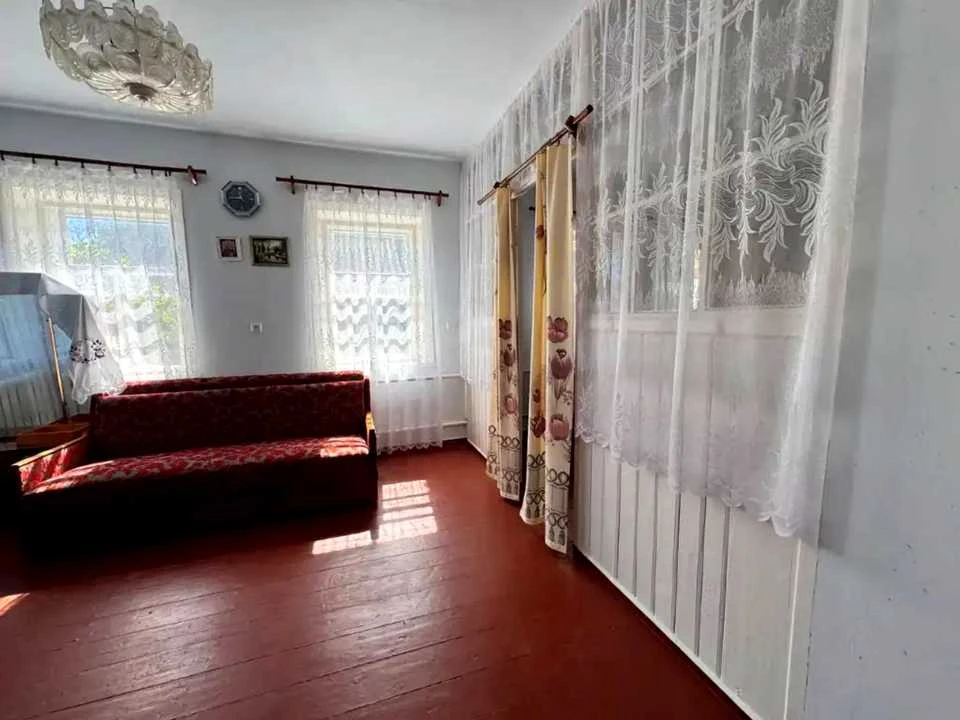 Будинок. Підгородне, Каштанова