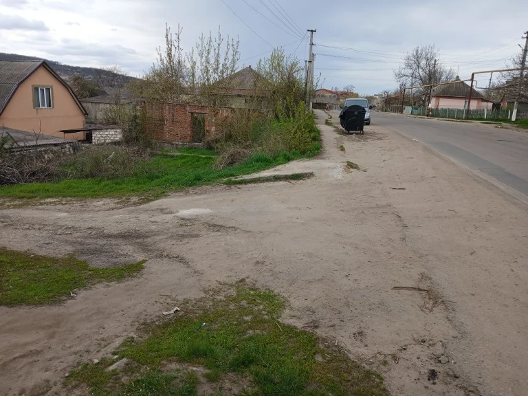 Land for sale - unfinished construction