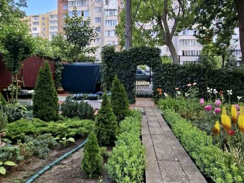 Apartment. Eugene Chiclenka st., Odessa