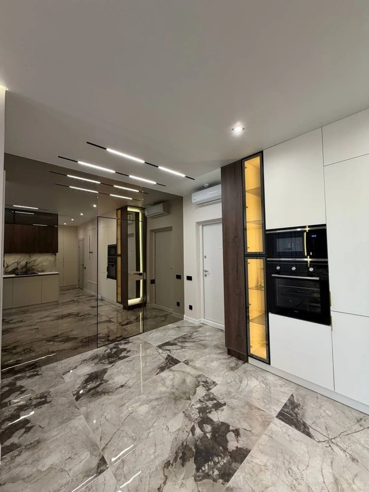Продаж євротрьохкімнатної квартири 68 м² у ЖК Еллада  в Арка