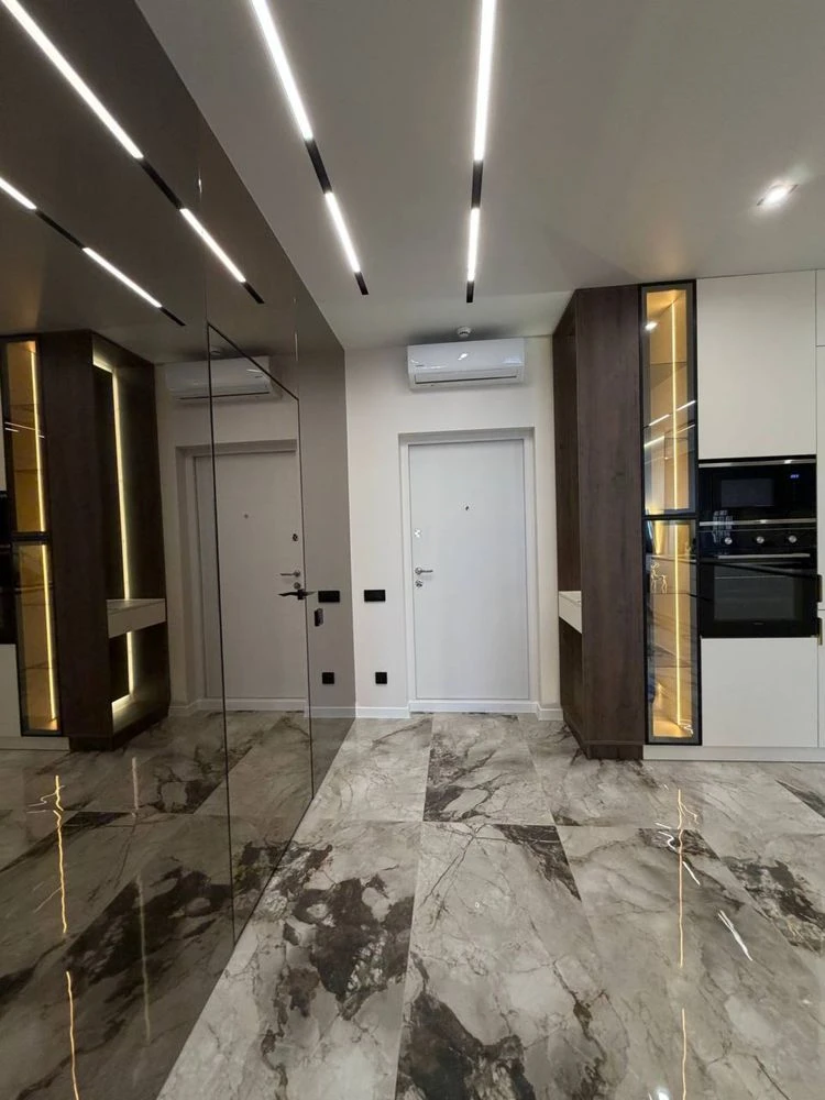 Продаж євротрьохкімнатної квартири 68 м² у ЖК Еллада  в Арка