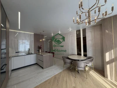 Three-room apartment on Kamarina! With designer expensive r