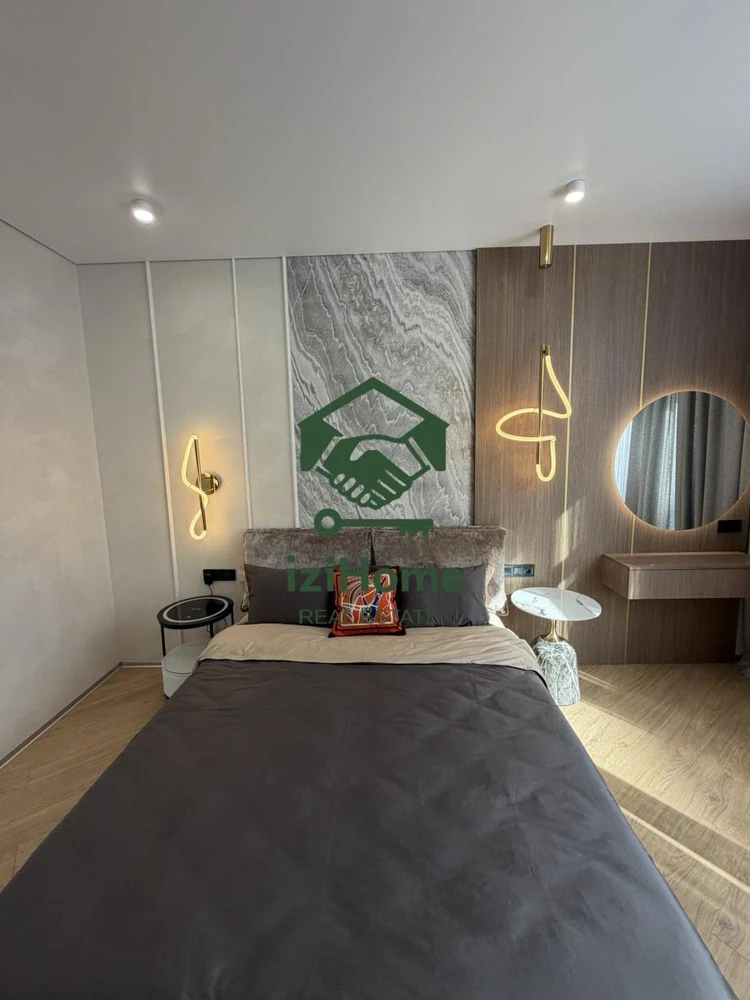 Three-room apartment on Kamarina! With designer expensive r