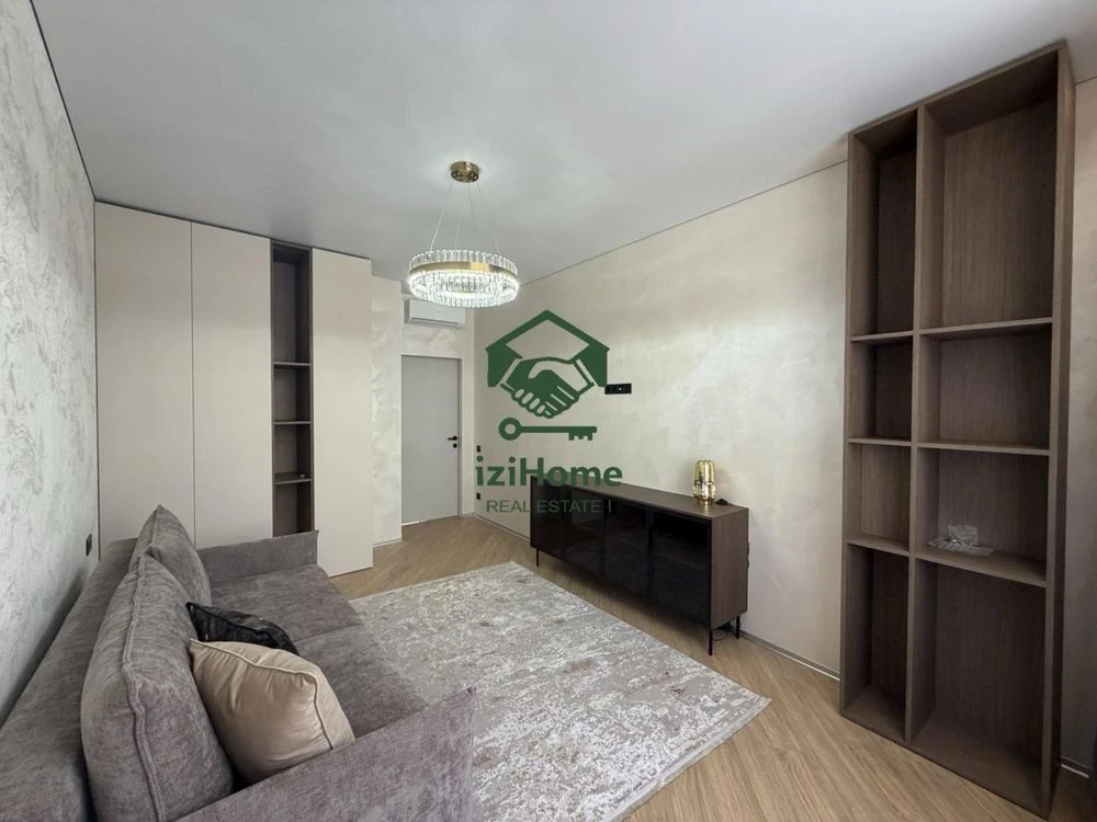Three-room apartment on Kamarina! With designer expensive r
