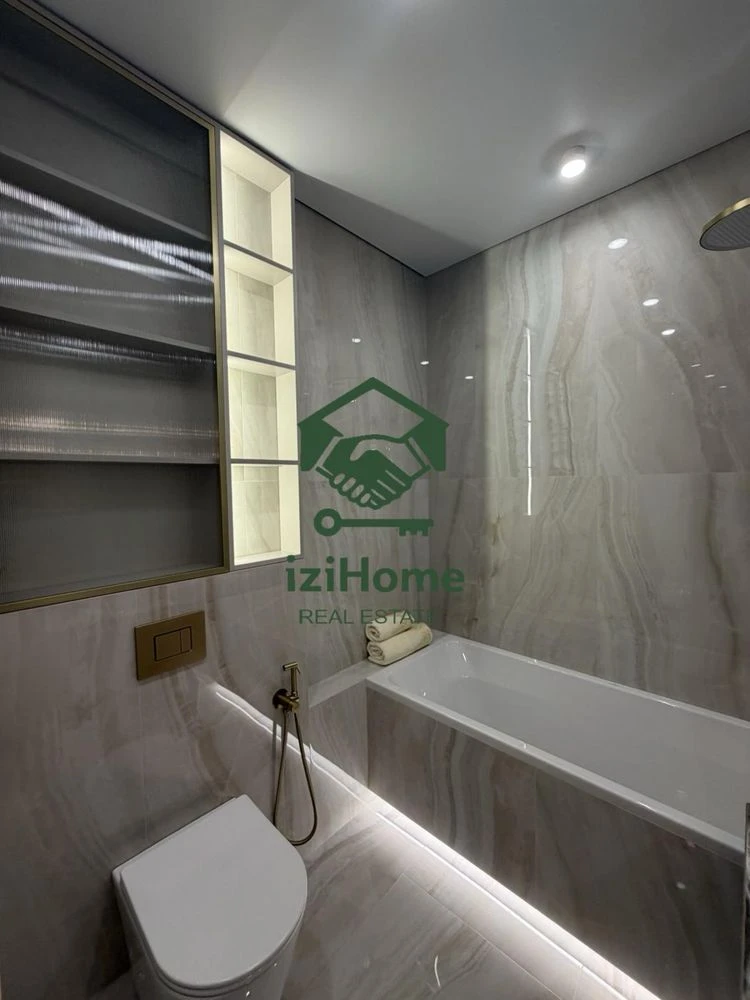 Three-room apartment on Kamarina! With designer expensive r