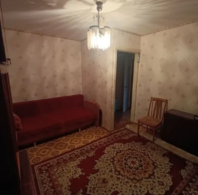 Продаю 2 кім квартиру Космонавтів, косметичний ремонт, мпв,