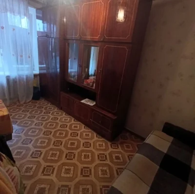 Продаю 2 кім квартиру Космонавтів, косметичний ремонт, мпв,
