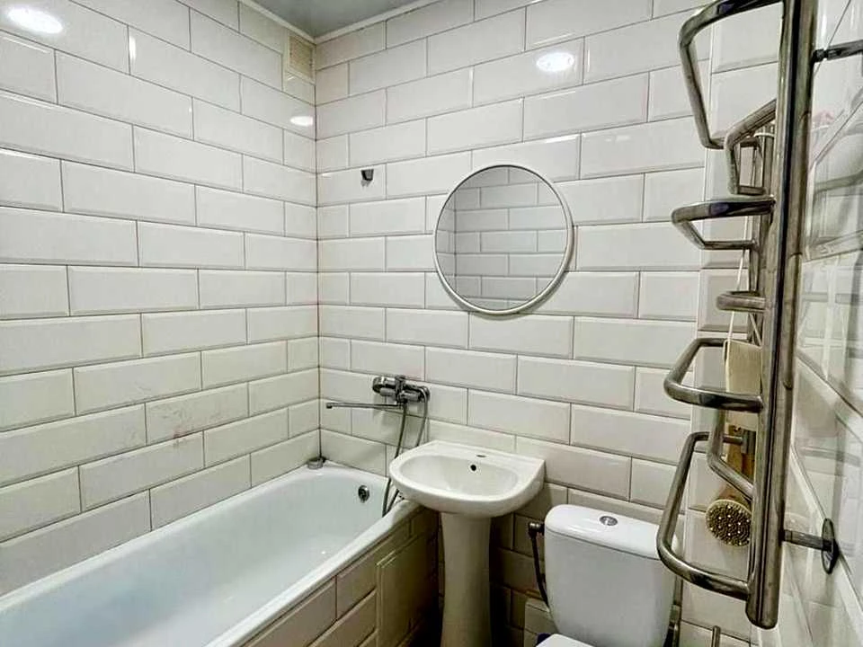 Apartment. Chernigov, V'yacheslava Radchenka st.