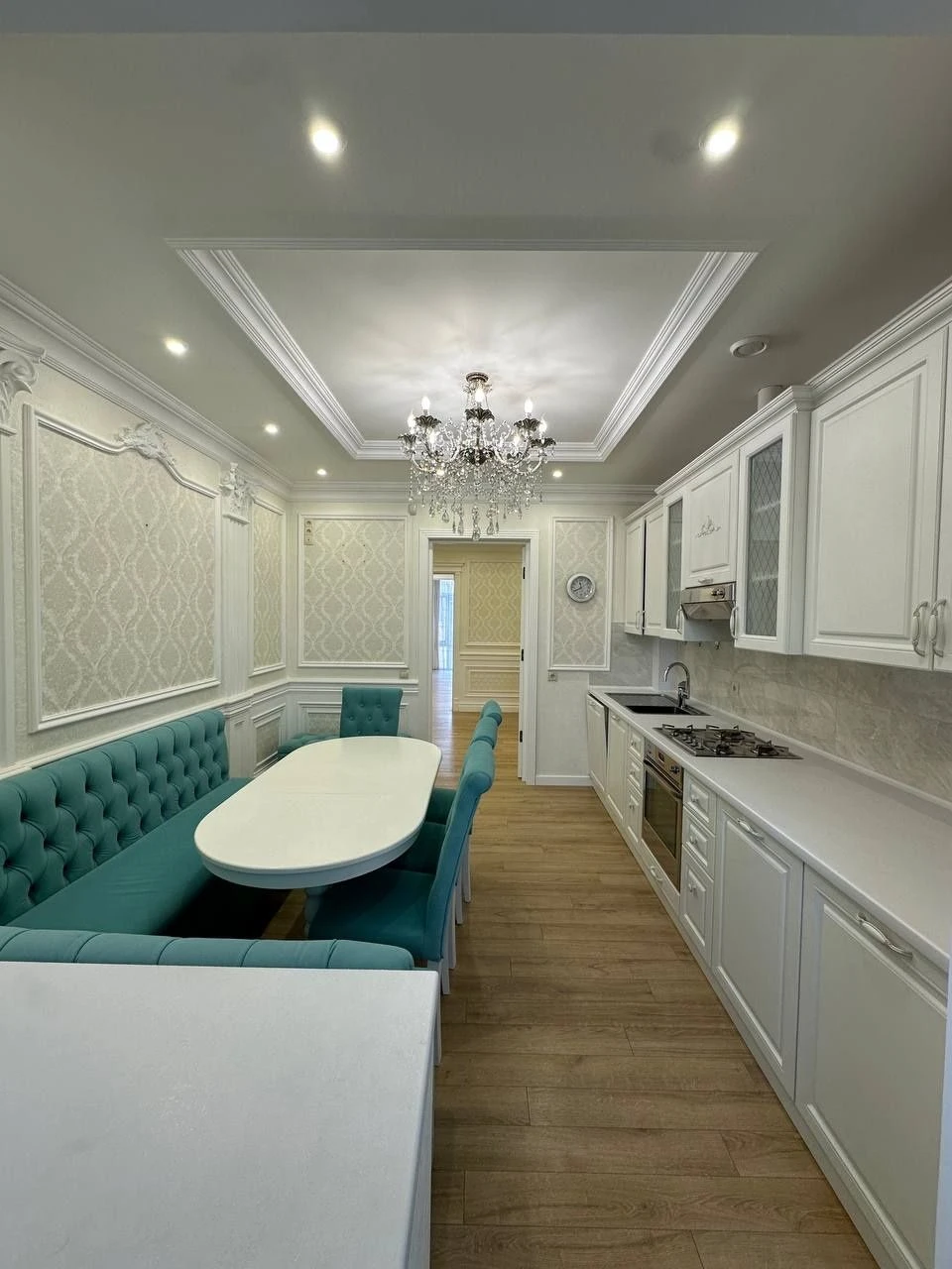 1353 USD per 1 sq m, 3 rooms, new building