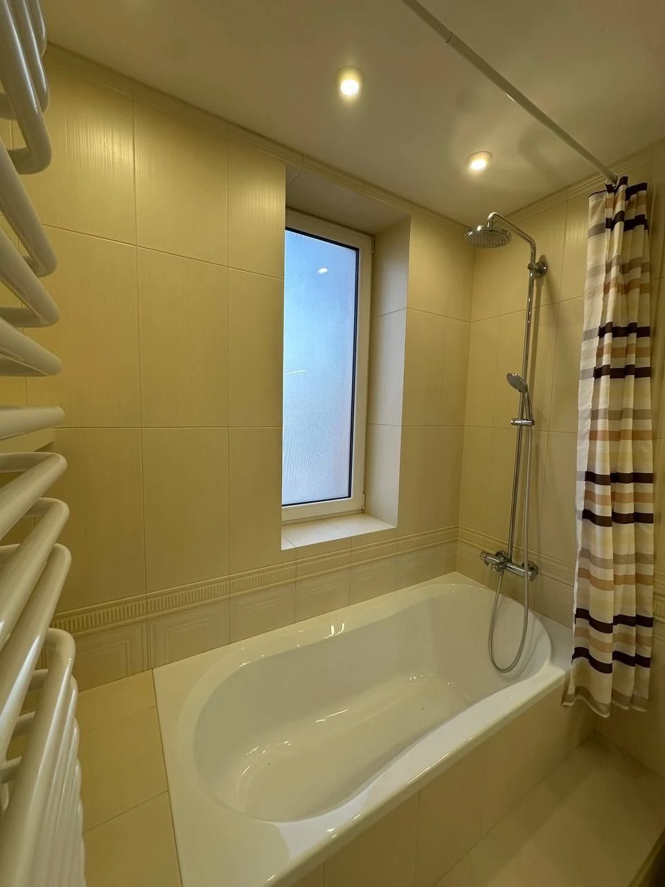 1353 USD per 1 sq m, 3 rooms, new building