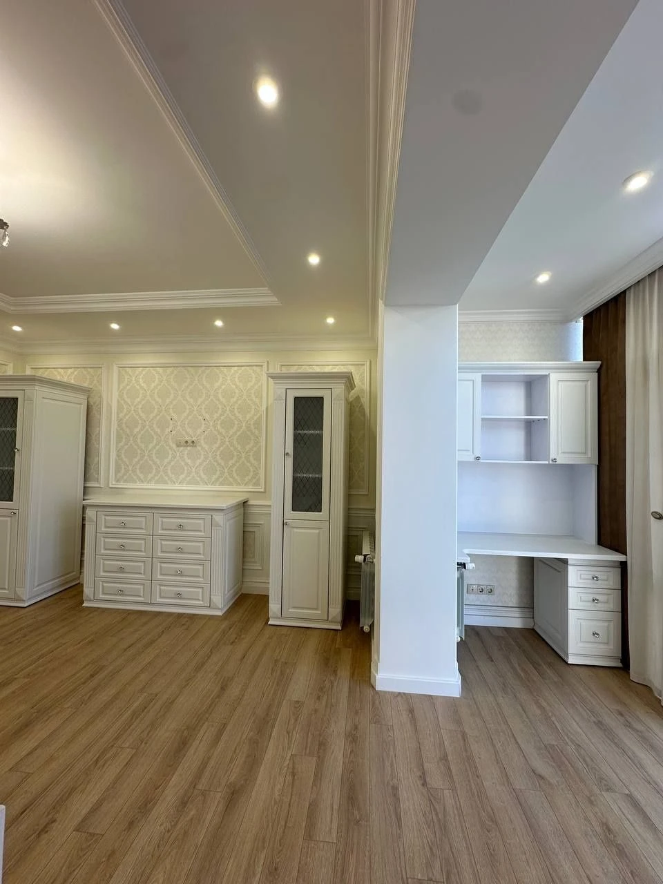 1353 USD per 1 sq m, 3 rooms, new building