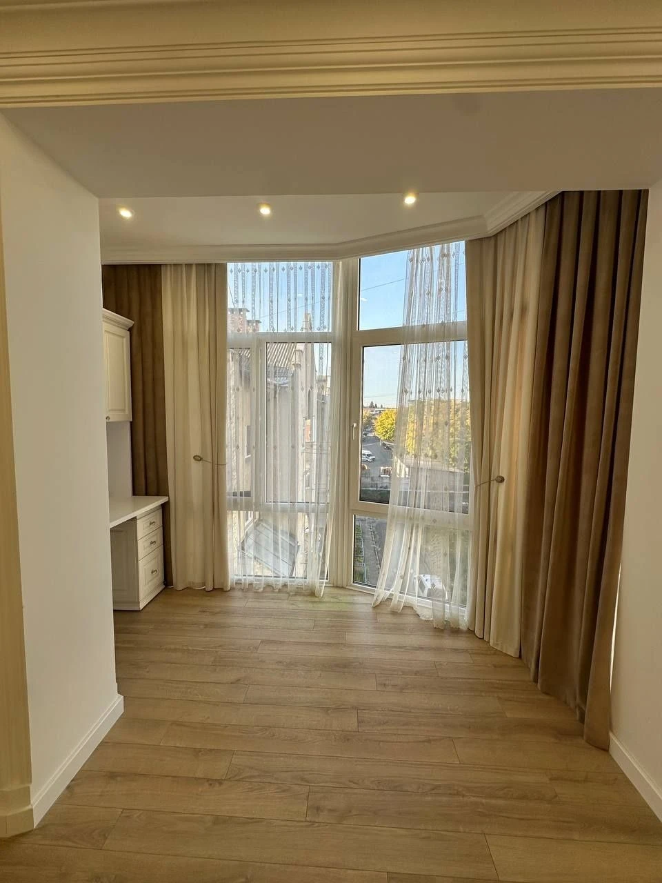 1353 USD per 1 sq m, 3 rooms, new building