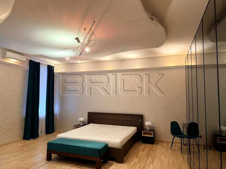 Apartment. Khreshchatyk Street, Kyiv