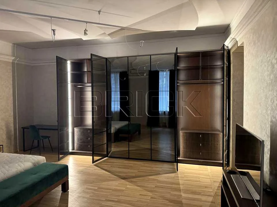 Apartment. Khreshchatyk Street, Kyiv