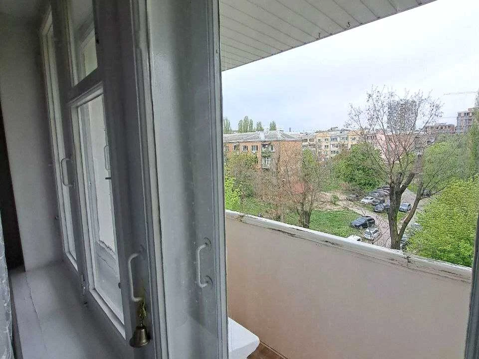 Apartment. Derevlyanska St.