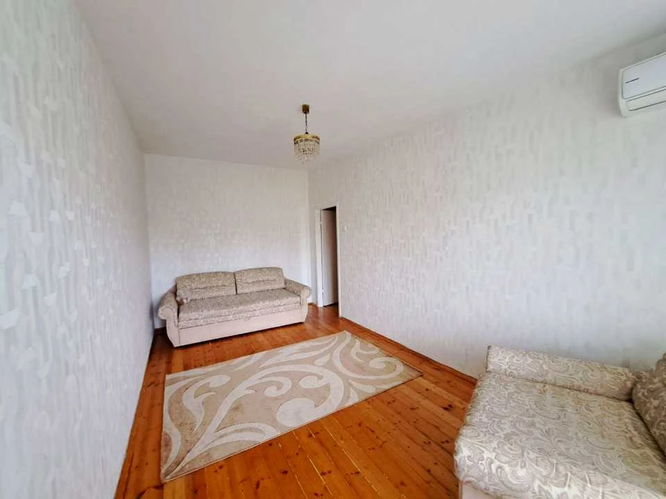 Apartment. Derevlyanska St.