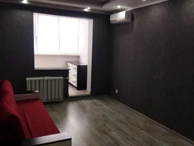 Квартира. Київ, Драгоманова вул.