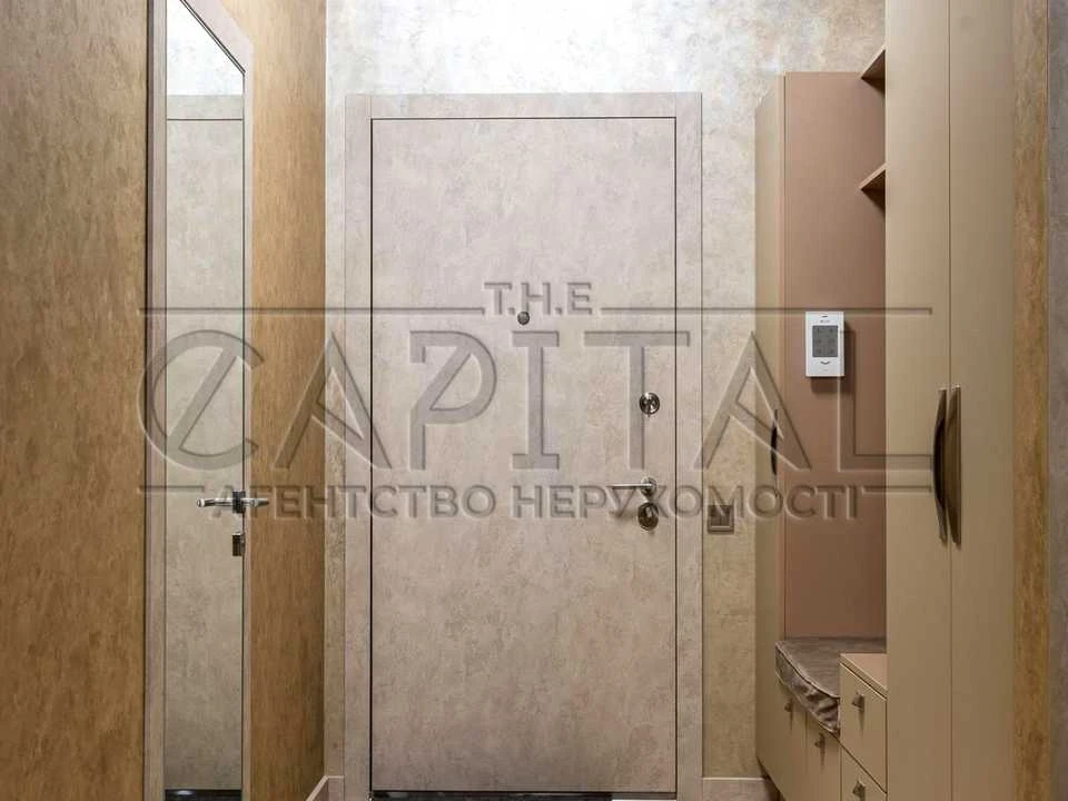 Apartment. Demianska St.