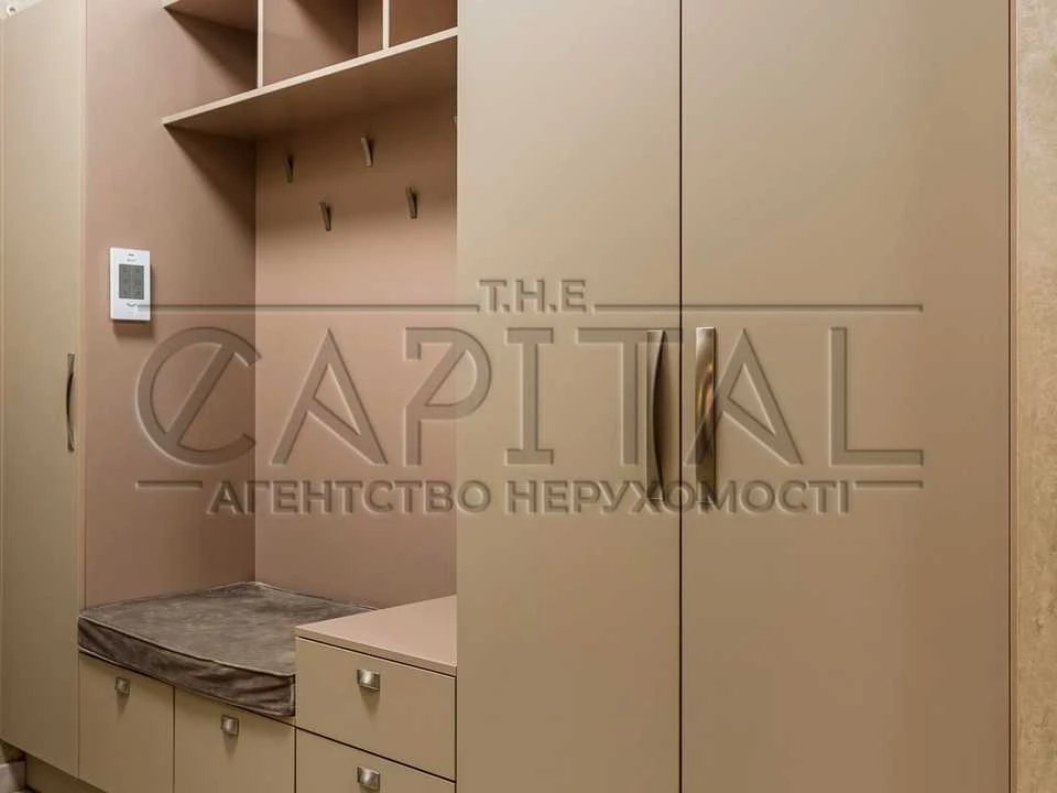 Apartment. Demianska St.