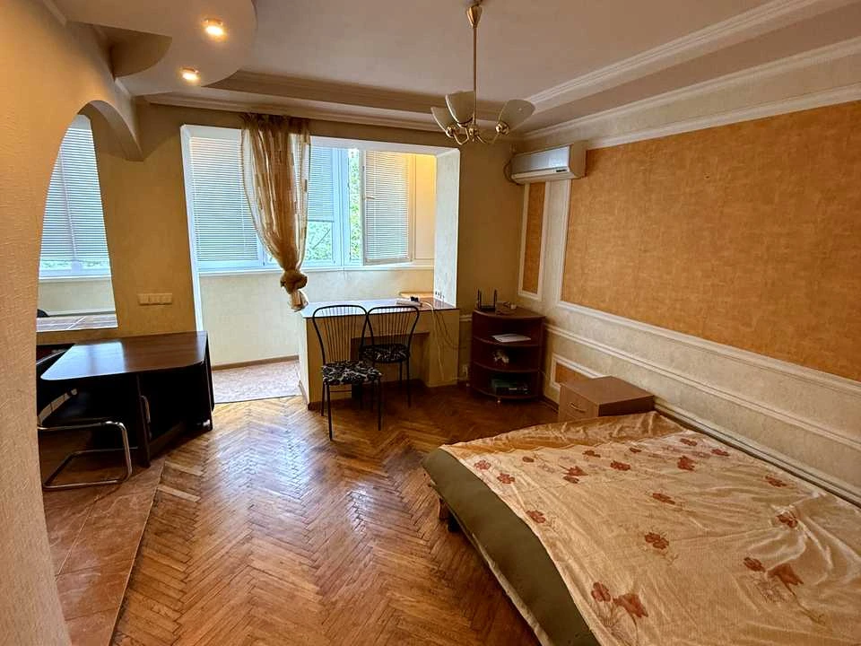 Квартира. Київ, Березняківська вул.