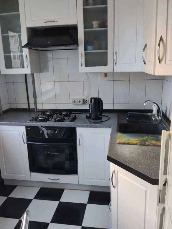 Здам довгостроково 3-к квартиру Київ, Дніпровський, Митропол