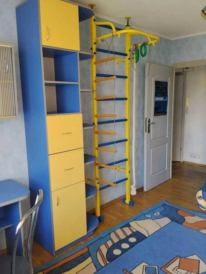 Здам довгостроково 3-к квартиру Київ, Дніпровський, Митропол