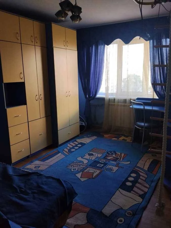 Здам довгостроково 3-к квартиру Київ, Дніпровський, Митропол