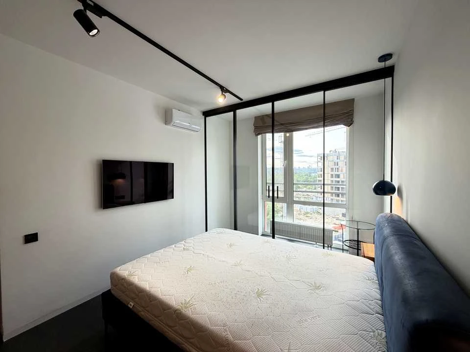 Apartment. Дніprovs'ka naberezhna vul.