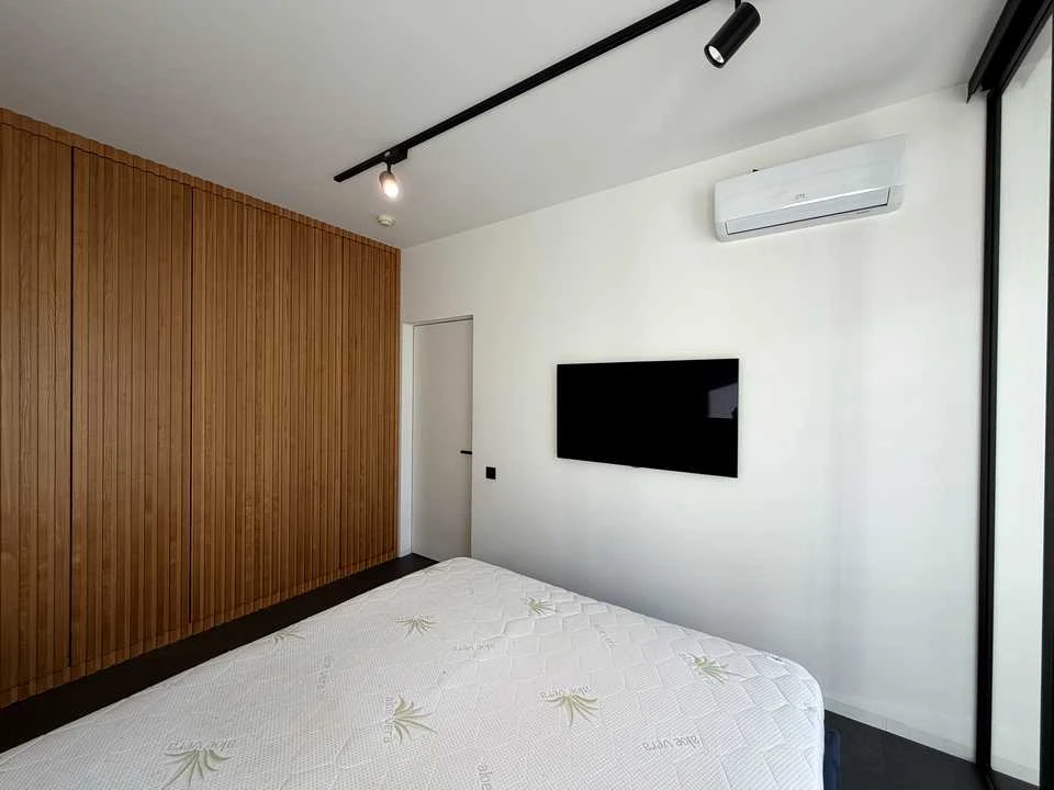 Apartment. Дніprovs'ka naberezhna vul.