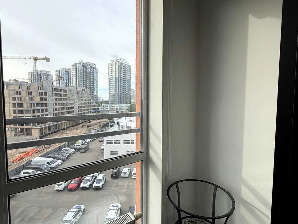 Apartment. Дніprovs'ka naberezhna vul.