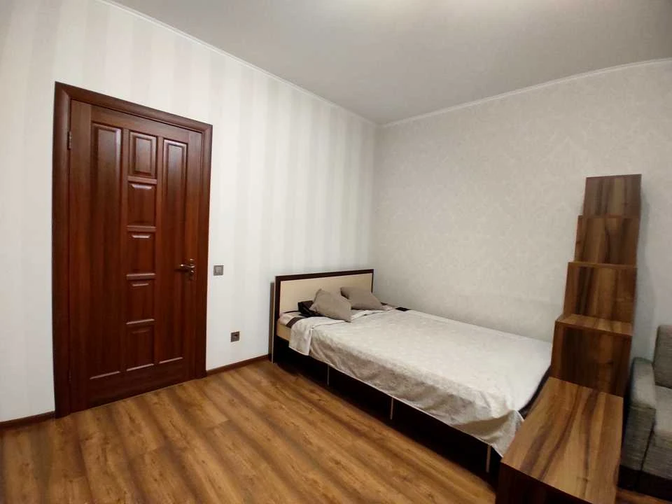 Квартира. Київ, Героїв полку "Азов" вул.