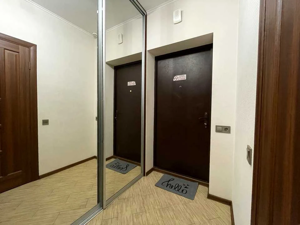 Квартира. Київ, Героїв полку "Азов" вул.