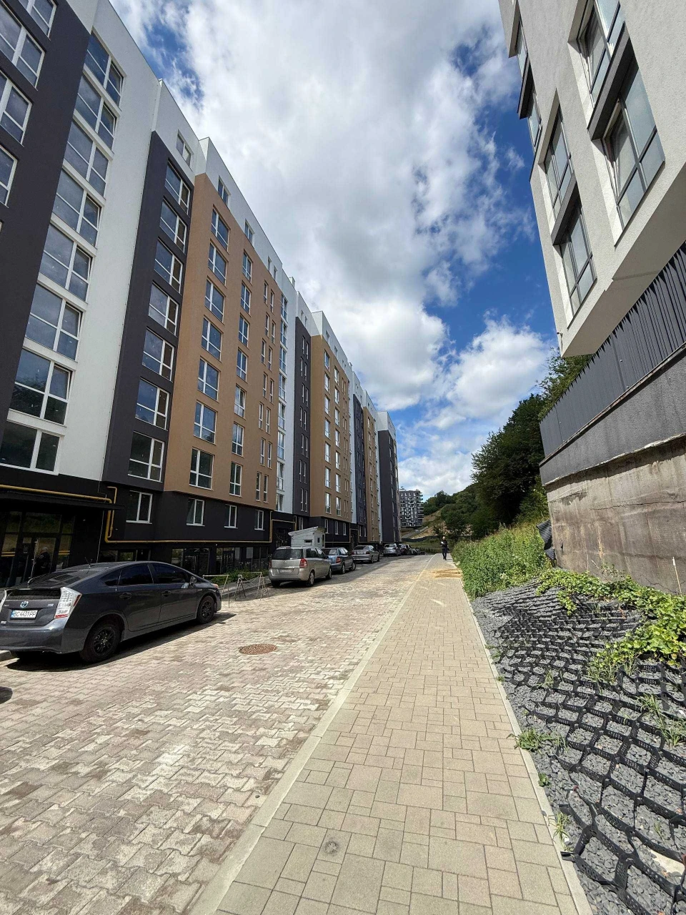 Sale of a 3-bedroom apartment in the "New Life" residential complex, Malogolos Street
