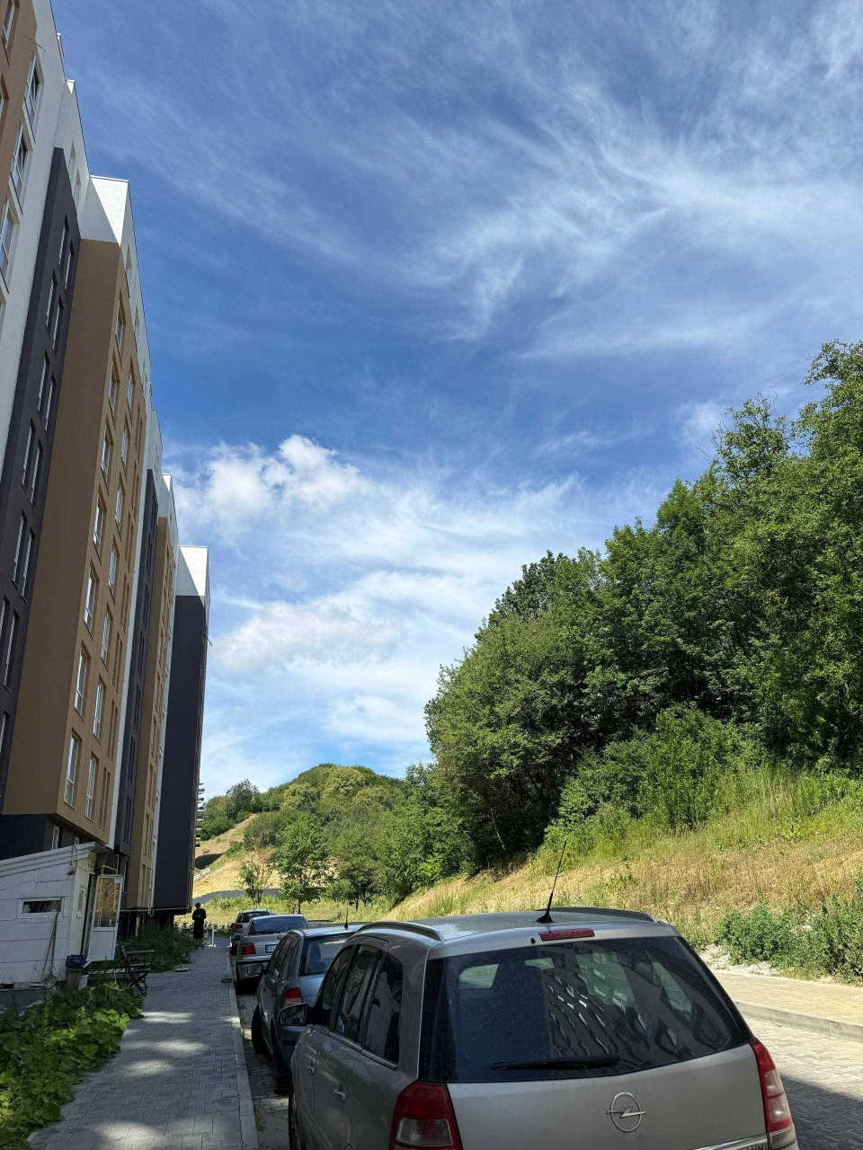 Sale of a 3-bedroom apartment in the "New Life" residential complex, Malogolos Street