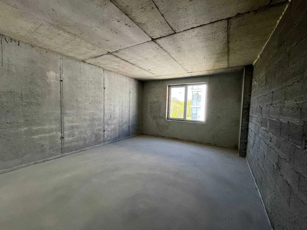 Sale of a 3-bedroom apartment in the "New Life" residential complex, Malogolos Street