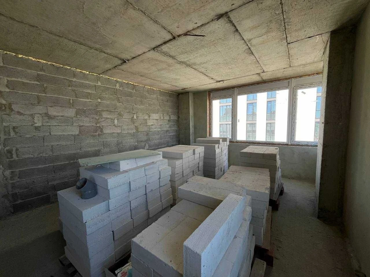 Sale of a 3-bedroom apartment in the "New Life" residential complex, Malogolos Street