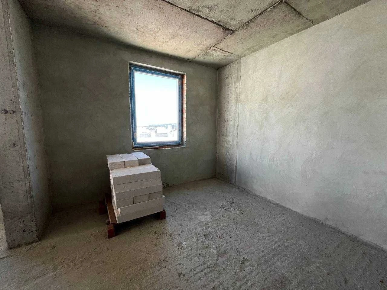 Sale of a 3-bedroom apartment in the "New Life" residential complex, Malogolos Street