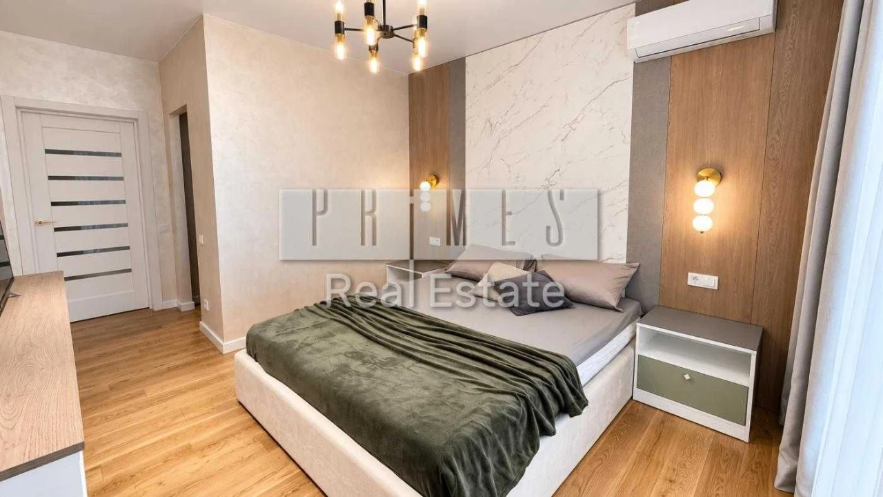 For Sale! Bargain! 2-bedroom apartment 51 sq m in French Quarter