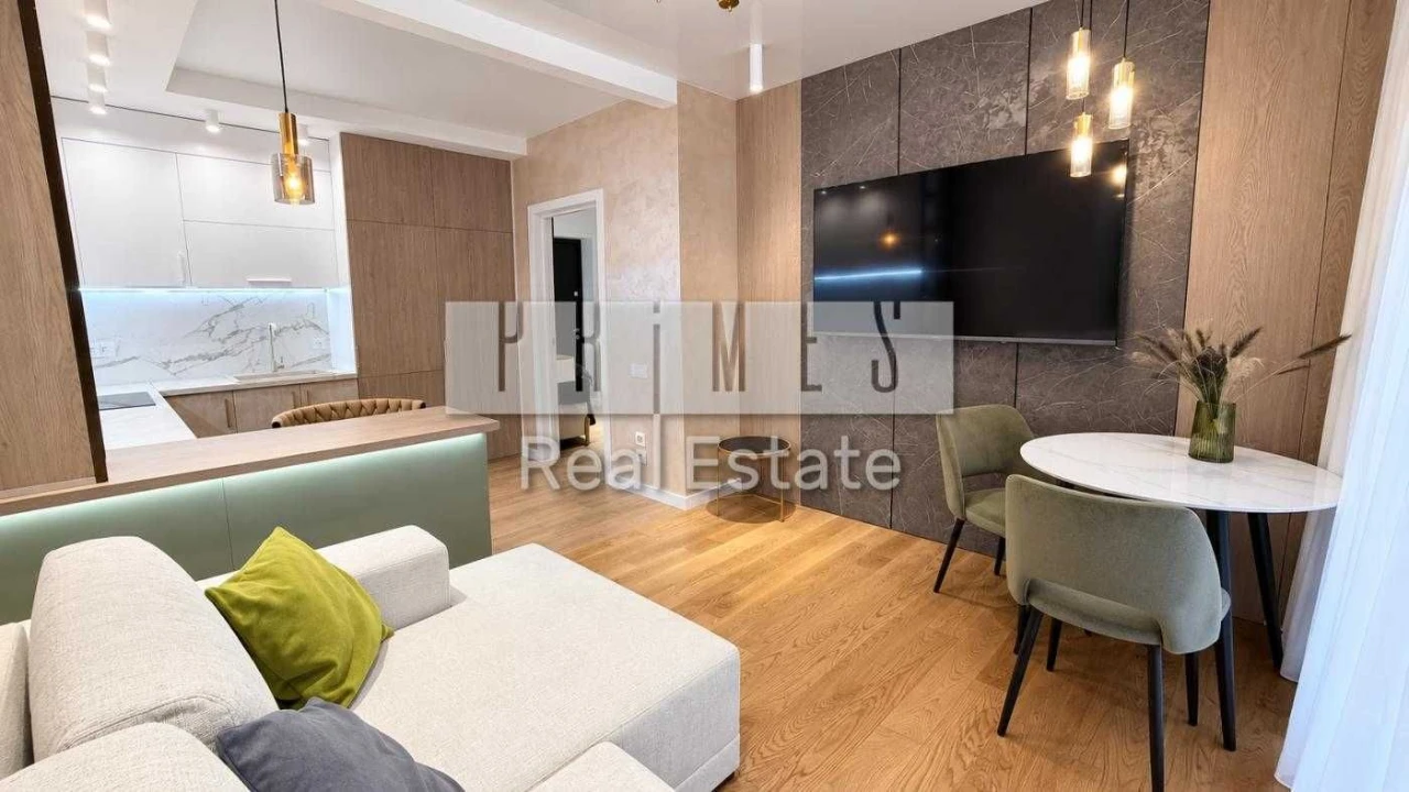 For Sale! Bargain! 2-bedroom apartment 51 sq m in French Quarter