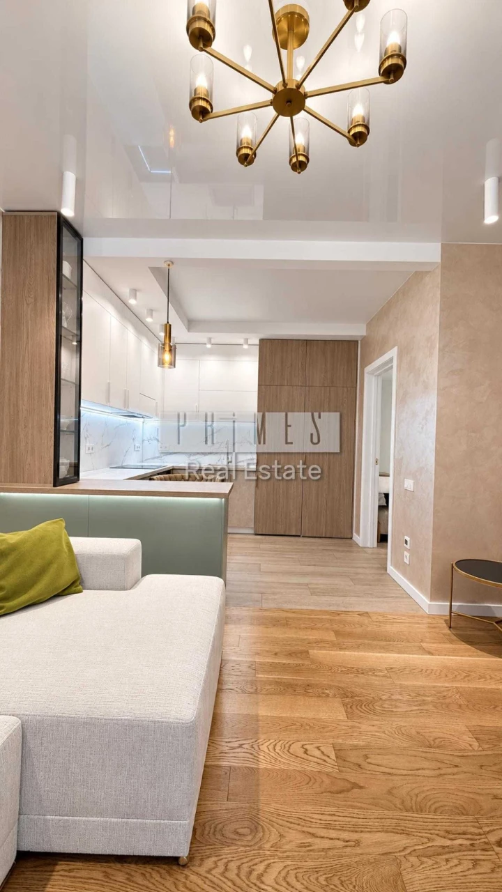 For Sale! Bargain! 2-bedroom apartment 51 sq m in French Quarter