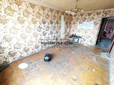 No commission!! For sale 3-room apartment, first house on