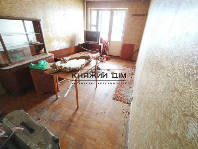 No commission!! For sale 3-room apartment, first house on