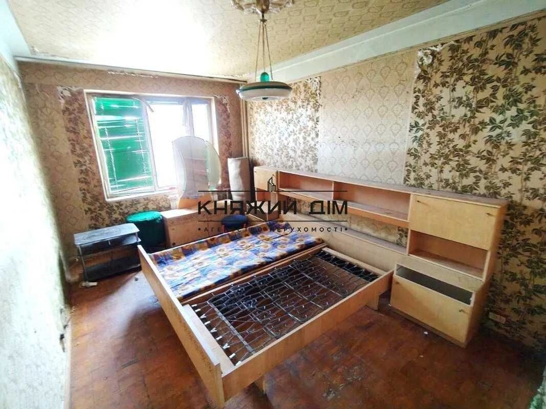 No commission!! For sale 3-room apartment, first house on