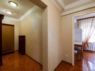 Квартира. Київ, Русанівський бульв.
