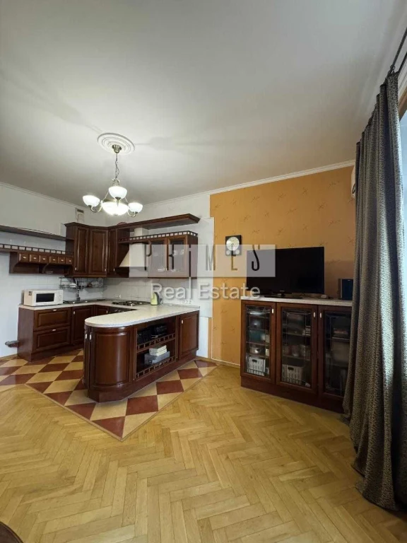 Срочно! Торг! Продается 3-комнатная квартира 88 м2, ул. Старонаводницкая