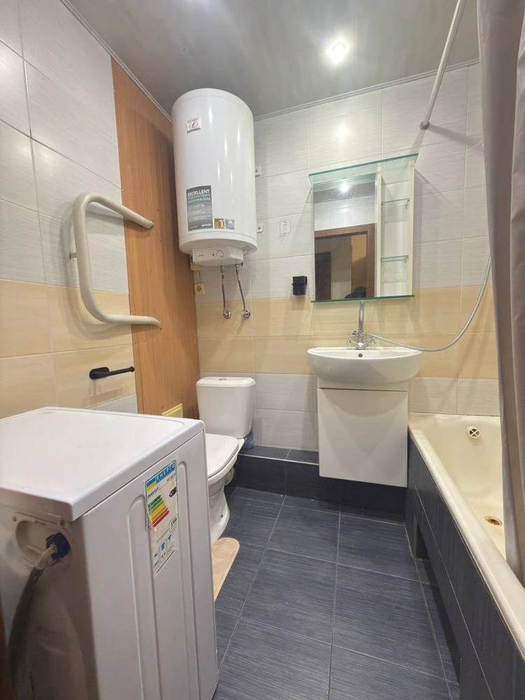 For sale 1-bedroom apartment on Minina Street, 1. Near Polya Avenue.